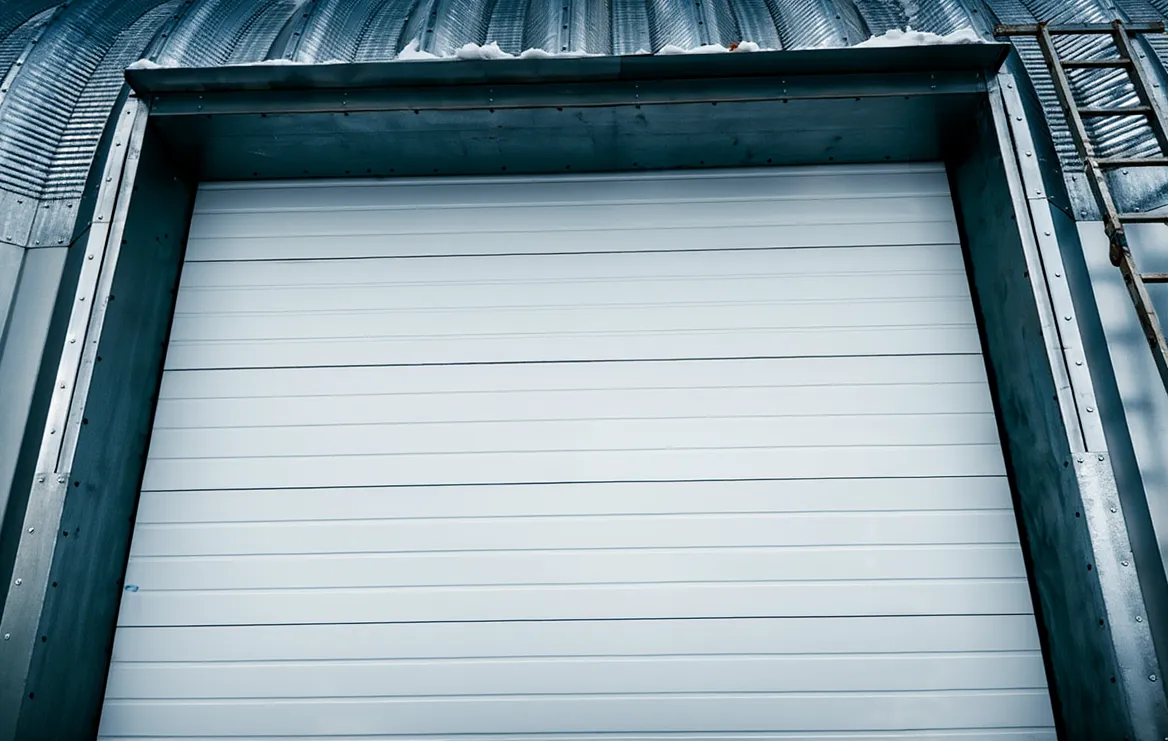 фото Как сделать ворота в ангаре